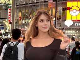 일본 열도 폭격 중인 서양 누나...ㄷㄷ