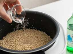 "남은 소주는 밥지을때 써라?"...소주의 놀라운 살림 활용법 5가지