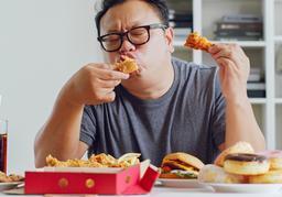 <strong>치킨</strong> 산업은 <strong>치킨</strong> 게임 중일까?