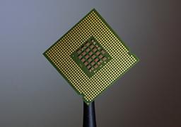 생산량 증가에도 반도체가 부족하고 주가가 하락하는 이유는?