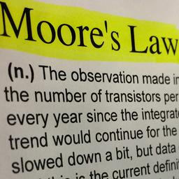 ‘<strong>무어의</strong> <strong>법칙</strong>’을 <strong>무어</strong>가 만들지 않았다고?