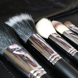 소중한 내 피부를 위한 <strong>화장</strong>도구 세척법