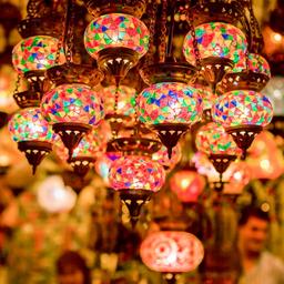 반짝이는 것들의 천국, 이스탄불 그랜드바자르