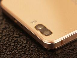 누가 듀얼 카메라를 가졌나?