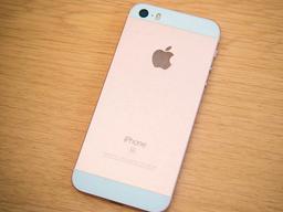 속속 등장하는 '아이폰 SE' 사용 후기. 새로운 4인치는 어떻게 다른가?