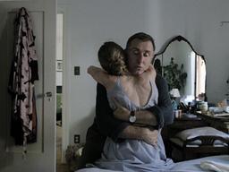 삶과 죽음을 만지는 손길, <strong>크로닉</strong>