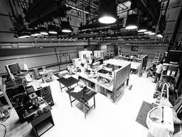 <strong>IT</strong>와 인터넷을 화면밖에 구축하다