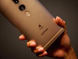 '<strong>레노버</strong>x모토로라'가 선보인 스마트폰 '패브2 프로'