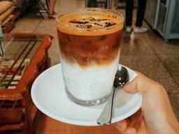 요즘같은 날씨엔, 시원한 아이스 라떼 어때요?