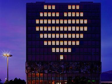 건축 외관에 구현된<br>미디어아트