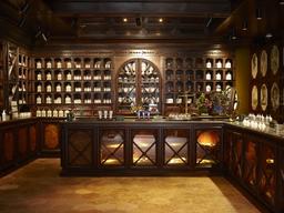 뷰티와 패션 사이, 욕망의 카테고리 ‘향수’