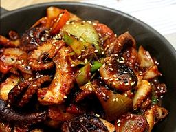 제철 <strong>주꾸미</strong>볶음 만들기