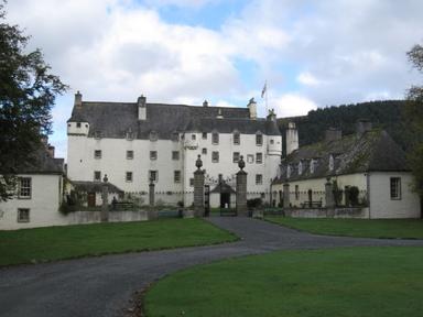 숙박이 가능한 영국 귀족의 궁전 및 별장에서 보내는 멋진 하루
