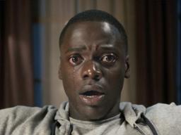 “겟 아웃”, 인종 문제를 <strong>영리</strong>하게 이식한 호러