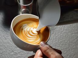 뱃살 빼려면 커피에 OO 넣으세요