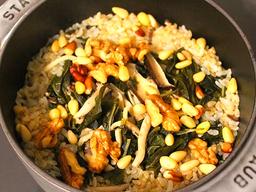 가을엔 ‘건강한 항암 밥상’… 취나물 버섯 영양밥 만들기