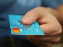 우리가 카드를 쓸 수밖에 없는 이유