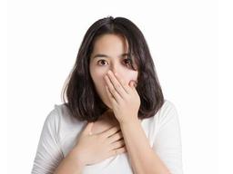 갑작스런 딸꾹질을 멈추는 방법