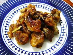 <strong>술안주</strong>에 좋은 단짠 메뉴! 쫄깃한 식감 골뱅이 튀김