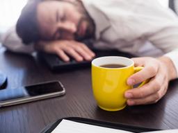 졸릴 때 참고하면 좋은 잠 깨는 방법