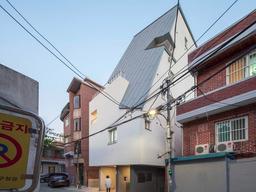 Fighting <strong>House</strong>