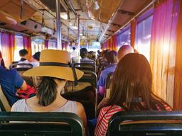 세계 속 믿지 못할 “여자는 안 돼?”