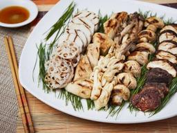 고기대신 <strong>그릴</strong>에…‘모듬버섯 훈제구이’