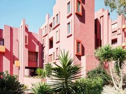 다양한 색의 사용을 두려워 하지 않은 건축가 7人