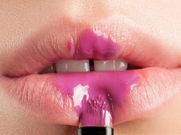 생기를 더해주고 <strong>입술</strong> 건강에도 좋은 10가지 식품