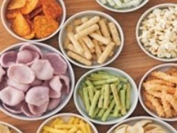 日, 과자의 화려한 변신...반찬이야 스낵이야?