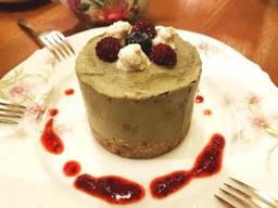 디톡스 계의 슈퍼스타, ‘밀싹’으로 만든 라즈베리 밀싹 <strong>타르트</strong>