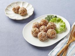 한입에 쏙…‘우리통밀 뿌리채소주먹밥’