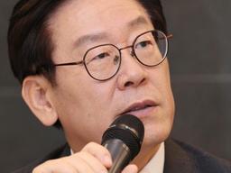 이재명 '명찰패용'에 반기든 공무원<strong>노조</strong> '홈페이지 잠정 폐쇄'