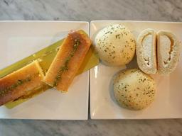 안동에는 하루 크림치즈빵 5000개 나가는 빵집도 있다