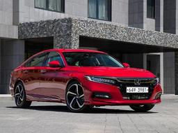 <strong>혼다</strong> <strong>어코드</strong> 2.0<strong>터보</strong> “패밀리세단이 이래도 돼?”