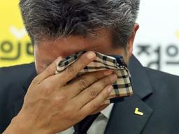 <strong>노회찬</strong> 유서 일부 공개 “참으로 어리석은 선택이었다. 책임을 져야 한다”