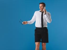 "<strong>남자</strong>는 <strong>반바지</strong> 입고 출근하면 안되나요?"