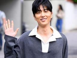 <strong>신동욱</strong> 열애 인정 "8세 연하 한의사와 열애 중, 결혼은 아직" [공식입장]