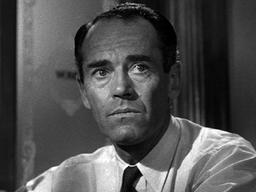 <strong>12</strong><strong>명의</strong> <strong>성난</strong> <strong>사람들</strong>, 토론에서 스릴러를 이끌다