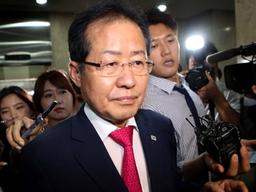 민주당 "미국서도 습관 못버린 홍준표, 자중자애하라"