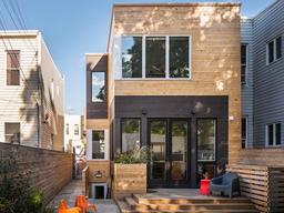 좁은 <strong>목조주택</strong>, 뒤로 4.5m 늘려서 생긴 변화