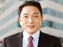 [취재N팩트] "미친 XX" <strong>대웅제약</strong> 윤재승 회장, 상습 욕설..."경영 사퇴"