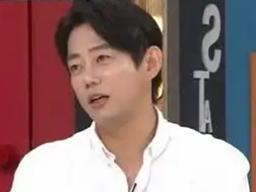 햄버거숍 오픈 일주일 <strong>테이</strong> “하루 2시간도 못자…16kg 쪘다”