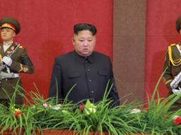 김정은의 <strong>밀당</strong>…16일만에, 특사단 방북날 맞춰 모습 드러냈다