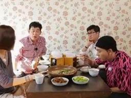'폼나게 먹자' 첫방, 4<strong>MC</strong>의 진심 "사라질 삭힌김치 불러줘"(ft.아이유)
