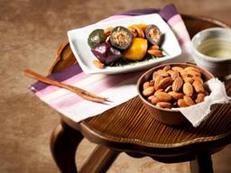 <strong>송편</strong>과 곶감에 넣는 아몬드 ‘고소함과 영양 두배’