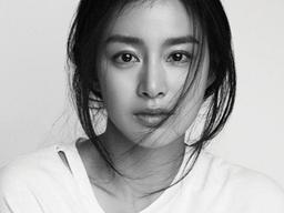 김태희, 화보로 증명한 절대 미모 “평소 내추럴한 제 모습”