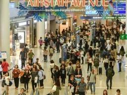 15년 끌어온 '입국장 면세점' 내년에 문 연다…文 대통령 지시 45일만