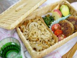 가을 나들이에 추천합니다…‘현미볶음밥 도시락’