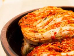 <strong>김치</strong>는 어디에 담는 게 좋을까?